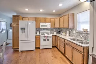 374 Hideaway Ln, Valley View, TX 76272 - Photo 10