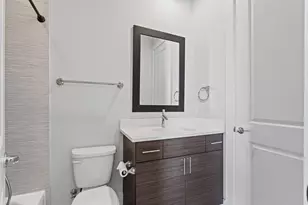 381 E Greenbriar Ln, Dallas, TX 75203 - Photo 16