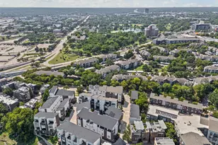 381 E Greenbriar Ln, Dallas, TX 75203 - Photo 1