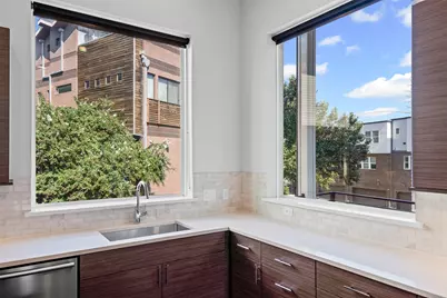 381 E Greenbriar Lane #501, Dallas, TX 75203 - Photo 12