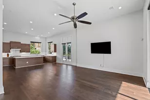 381 E Greenbriar Ln, Dallas, TX 75203 - Photo 30