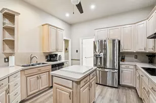 516 Shady Oaks Trail, Burleson, TX 76028 - Photo 16