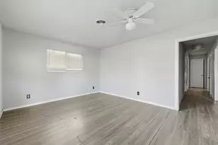 1044 E Cantey St, Fort Worth, TX 76104 - Photo 4