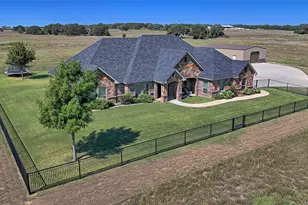 1150 Lone Star Rd, Bowie, TX 76230 - Photo 2