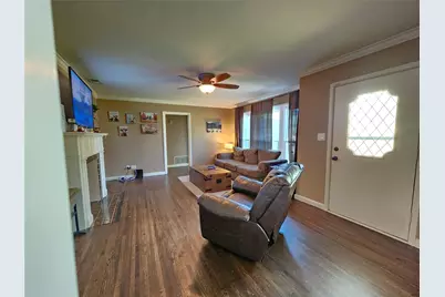 319 E Hubbard Street, Lindale, TX 75771 - Photo 6