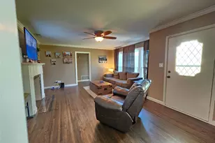 319 E Hubbard St, Lindale, TX 75771 - Photo 6