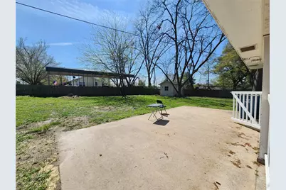 319 E Hubbard Street, Lindale, TX 75771 - Photo 2