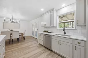 5511 Parliament Dr, Arlington, TX 76017 - Photo 8