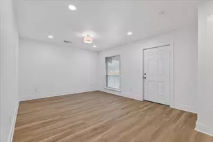 1227 Fernwood Ave, Dallas, TX 75216 - Photo 2