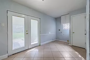 302 West Ct, Glenn Heights, TX 75154 - Photo 10