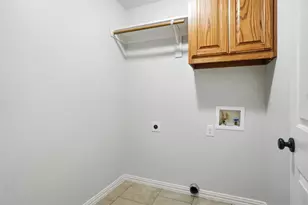 8102 Melrose Street E, White Settlement, TX 76108 - Photo 14