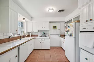 1602 Marshalldale Dr, Arlington, TX 76013 - Photo 2