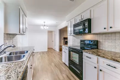 2627 Winterlake Drive, Carrollton, TX 75006 - Photo 12