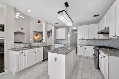 205 Lake Village Drive, McKinney, TX 75071 - Photo 4