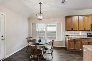 5817 Brookside Dr, Denton, TX 76226 - Photo 10