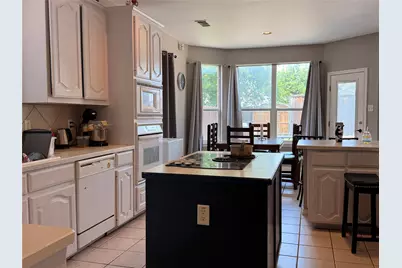 1212 Badbury Lane, Grand Prairie, TX 75052 - Photo 12