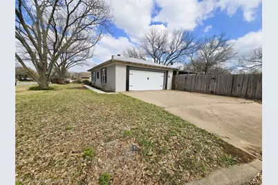 1490 Sheila Street, Stephenville, TX 76401 - Photo 2