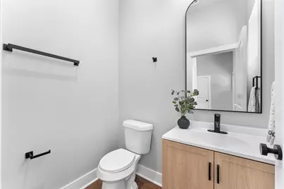 612 N Robinson Street, Cleburne, TX 76031 - Photo 16