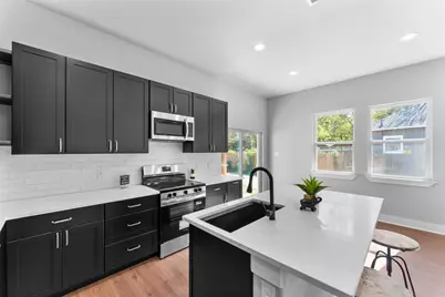 612 N Robinson Street, Cleburne, TX 76031 - Photo 12