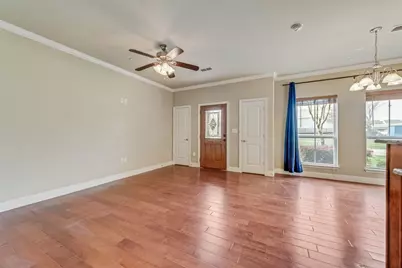 207 S Kealy Avenue, Lewisville, TX 75057 - Photo 6