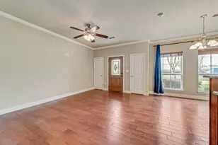 207 S Kealy Ave, Lewisville, TX 75057 - Photo 6