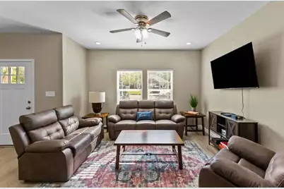 613 W Elm Street #613, Denison, TX 75020 - Photo 2