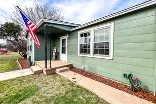 710 S Orient St, Stamford, TX 79553 - Photo 2