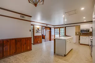 7937 Deer Trail Dr, Dallas, TX 75238 - Photo 20