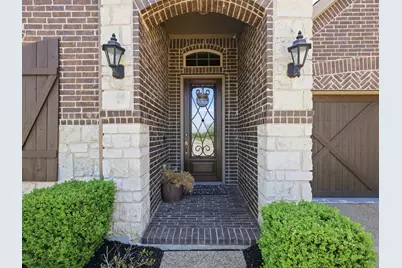 800 River Oak Avenue, Euless, TX 76039 - Photo 2