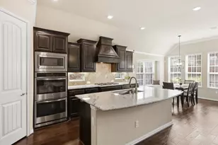 800 River Oak Ave, Euless, TX 76039 - Photo 4