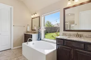 800 River Oak Ave, Euless, TX 76039 - Photo 20
