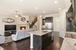 800 River Oak Ave, Euless, TX 76039 - Photo 10