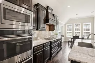 800 River Oak Ave, Euless, TX 76039 - Photo 8