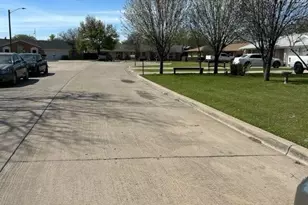 2102 Jeannette Ct, Arlington, TX 76010 - Photo 8