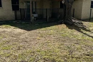 2102 Jeannette Ct, Arlington, TX 76010 - Photo 2