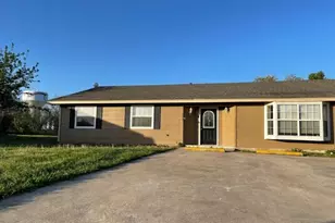 204 Honey Bee Dr, Joshua, TX 76058 - Photo 1