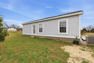 304 Co Rd 2260, Greenville, TX 75402 - Photo 16