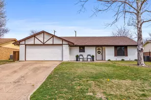 413 E Oak St, Aledo, TX 76008 - Photo 1