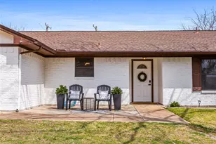 413 E Oak St, Aledo, TX 76008 - Photo 4