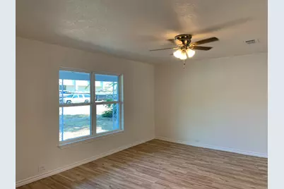 820 W Crawford Street, Denison, TX 75020 - Photo 2