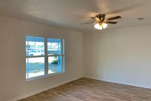 820 W Crawford St, Denison, TX 75020 - Photo 2