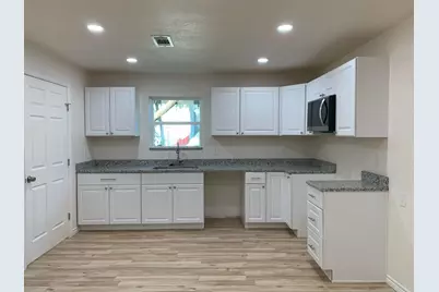 820 W Crawford Street, Denison, TX 75020 - Photo 2