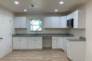 820 W Crawford St, Denison, TX 75020 - Photo 2