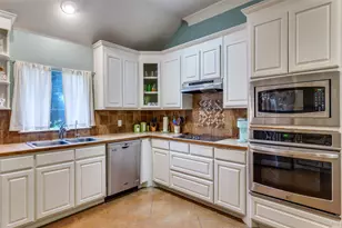 217 Woodbine Dr, Burleson, TX 76028 - Photo 14