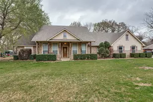 217 Woodbine Dr, Burleson, TX 76028 - Photo 1