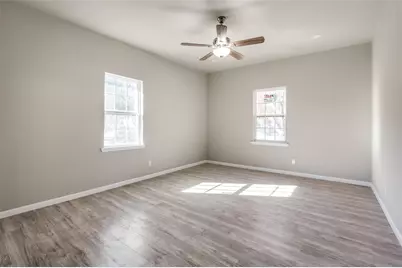 410 S Grand Avenue, Gainesville, TX 76240 - Photo 16