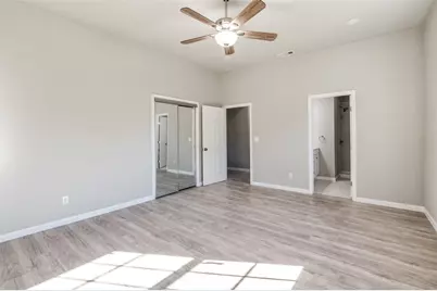 410 S Grand Avenue, Gainesville, TX 76240 - Photo 8