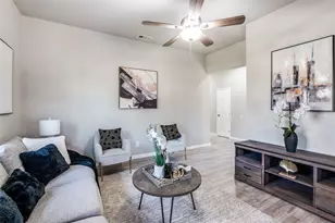 410 S Grand Ave, Gainesville, TX 76240 - Photo 4