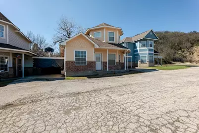 517 NE 1st Street, Mineral Wells, TX 76067 - Photo 1