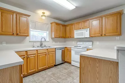 1013 Aaron Drive, Burleson, TX 76028 - Photo 16